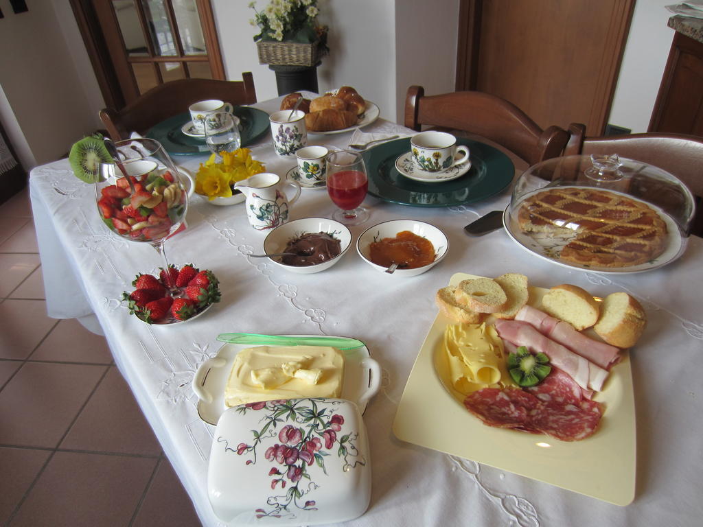 Marinella B&B Cornale Eksteriør billede